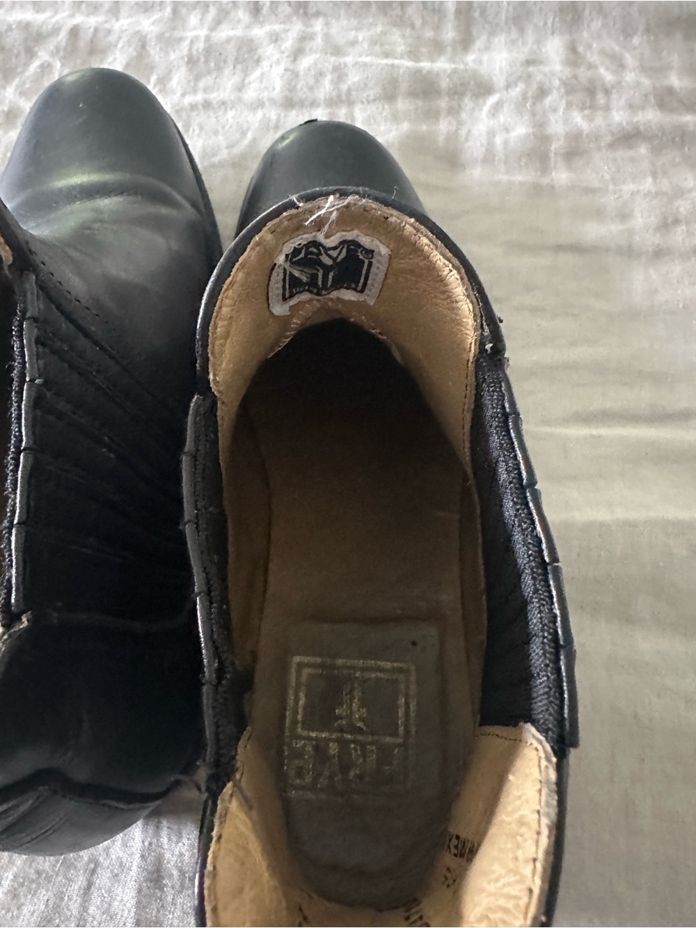 FRYE Women’s Black Chelsea Boots Size 9 - Picture 5 of 6